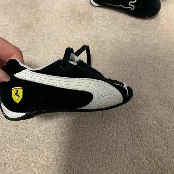 Puma toddler shoes size 5 - Picture 2 of 4